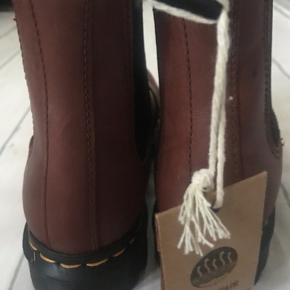 Dr. Martens- Brown Leather Fur-Lined Boots - Picture 2 of 6